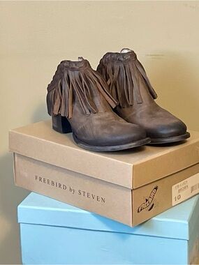 Freebird by Steven brown Fringe keather Mules bootie sz10